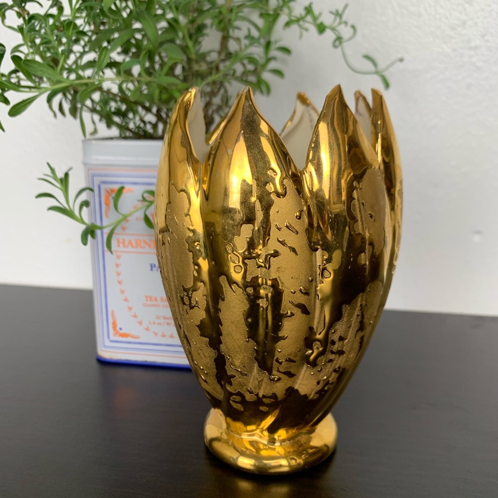 Vintage Savoy Fine China Weeping Gold Lotus Vase